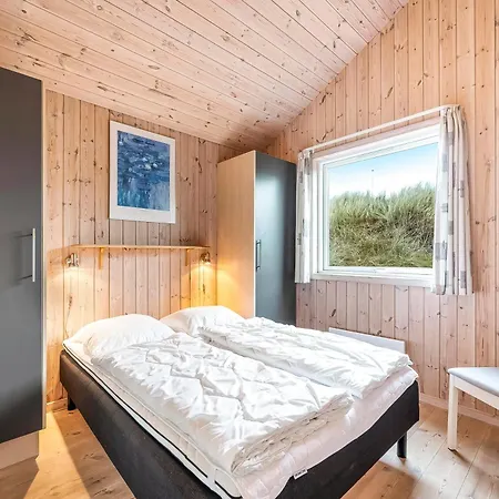 With And Sauna, Just 200 Meters From The North Sea, Frostrup