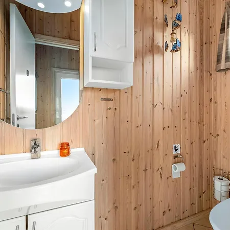 With And Sauna, Just 200 Meters From The North Sea בית נופש