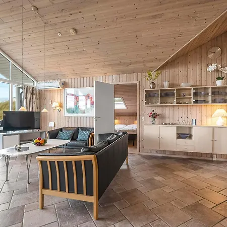 בית נופש With And Sauna, Just 200 Meters From The North Sea *