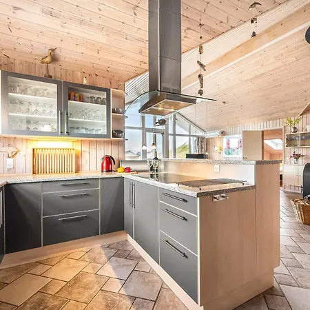 With And Sauna, Just 200 Meters From The North Sea בית נופש