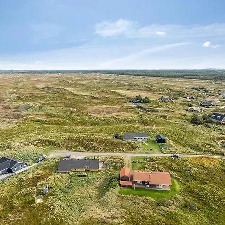 With And Sauna, Just 200 Meters From The North Sea, Holiday home